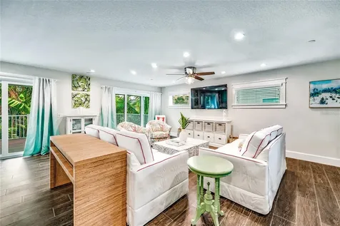 336 Avenida De Mayo Sarasota FL 34242