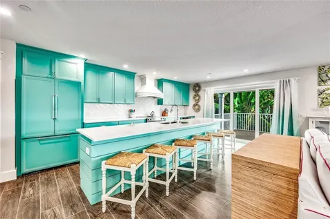 336 Avenida De Mayo Sarasota FL 34242