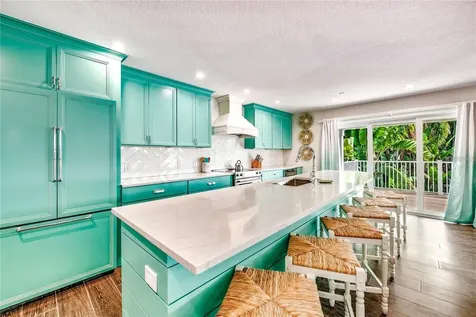336 Avenida De Mayo Sarasota FL 34242