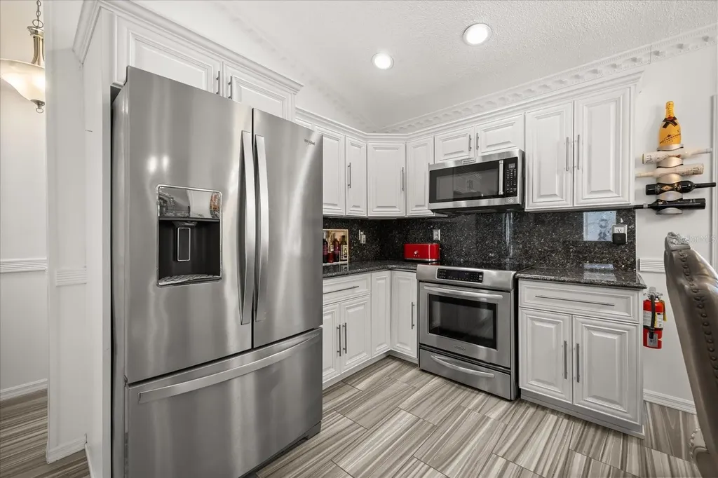 5501 Loma Vista Drive E Davenport FL 33896