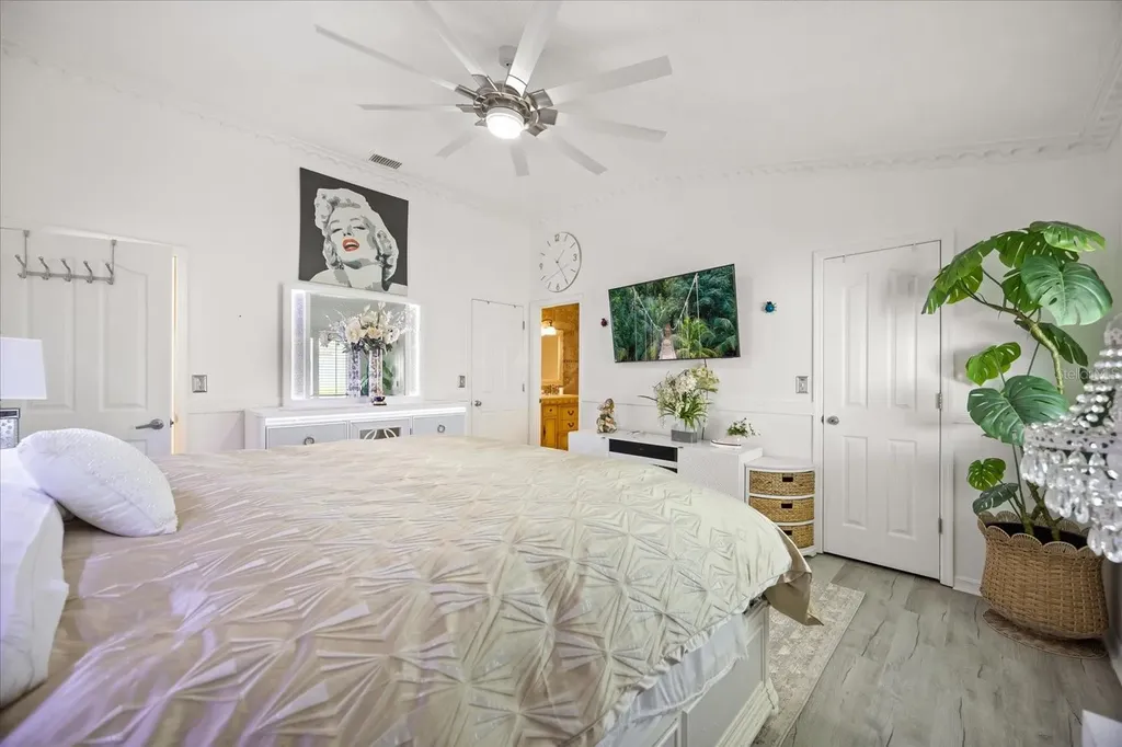 5501 Loma Vista Drive E Davenport FL 33896
