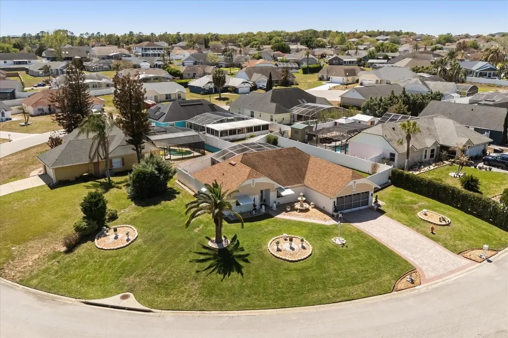 5501 Loma Vista Drive E Davenport FL 33896