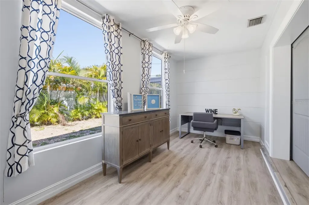 4339 50th Avenue S St Petersburg FL 33711