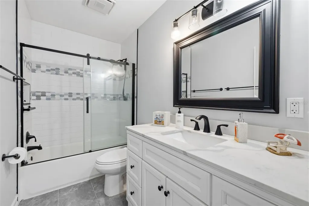 4339 50th Avenue S St Petersburg FL 33711