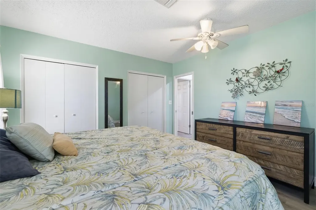 4339 50th Avenue S St Petersburg FL 33711