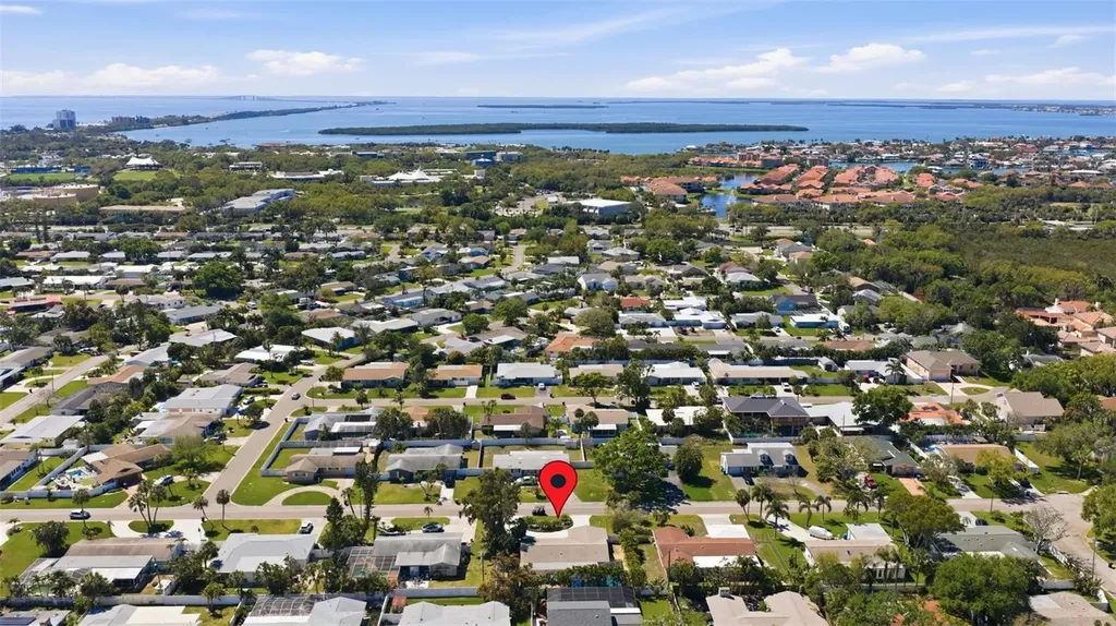 4339 50th Avenue S St Petersburg FL 33711