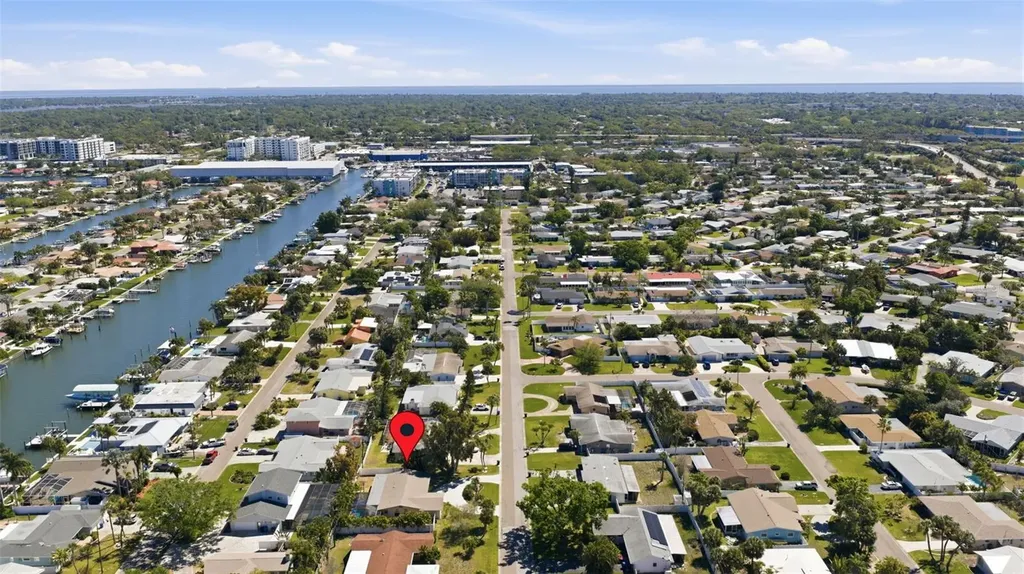 4339 50th Avenue S St Petersburg FL 33711
