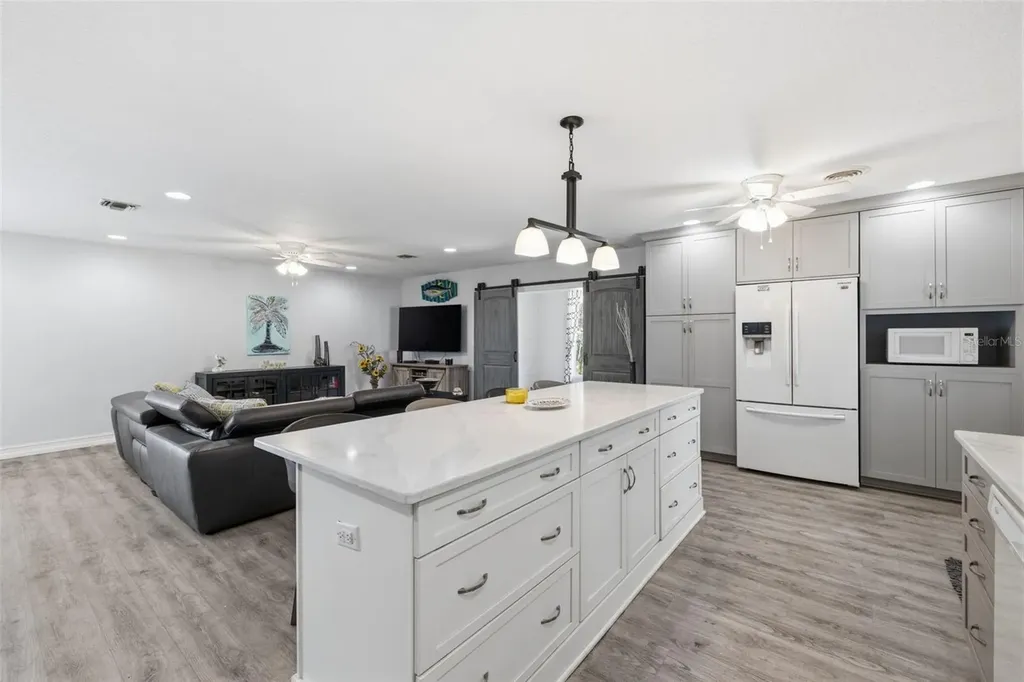 4339 50th Avenue S St Petersburg FL 33711