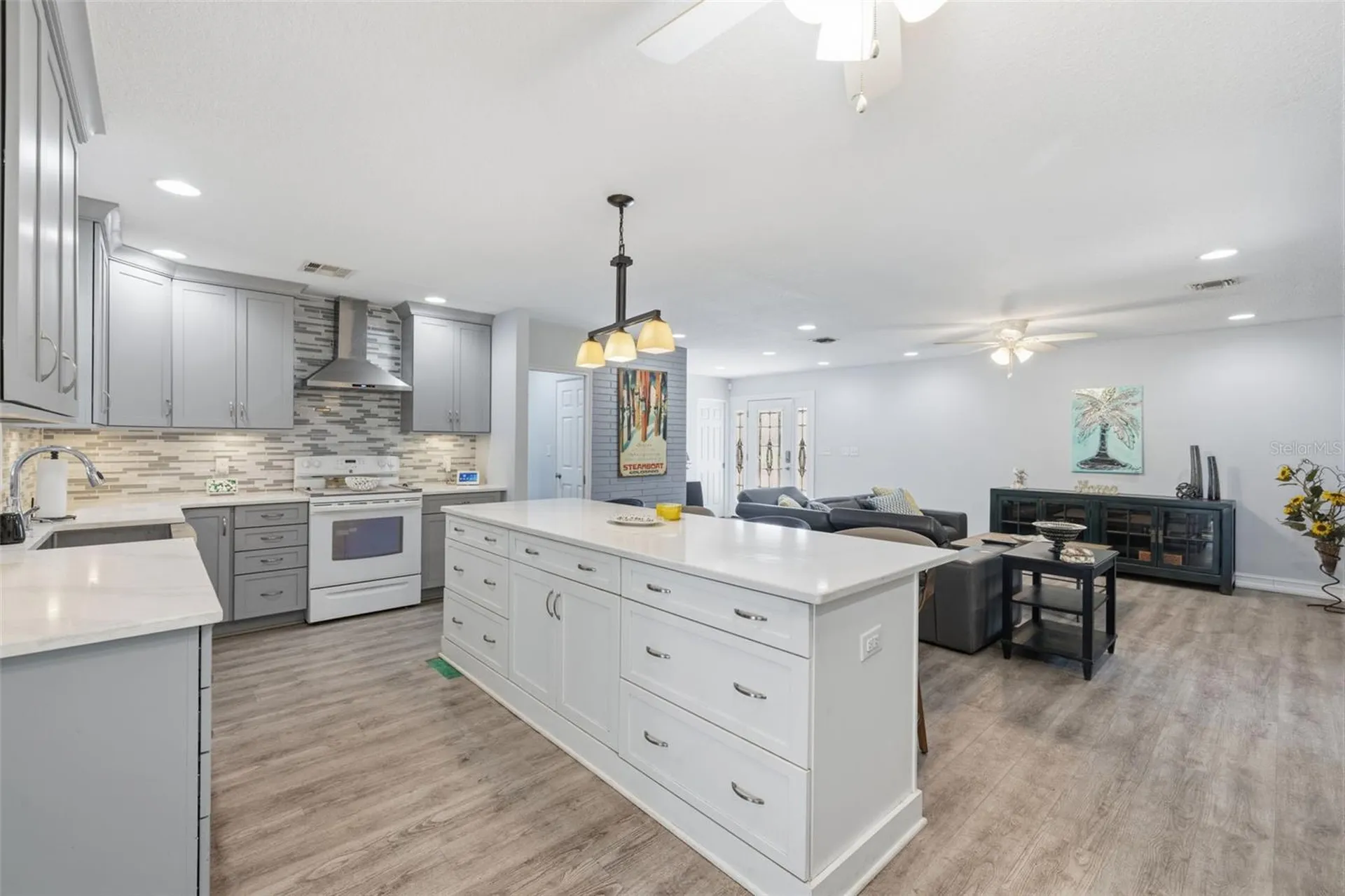 4339 50th Avenue S St Petersburg FL 33711