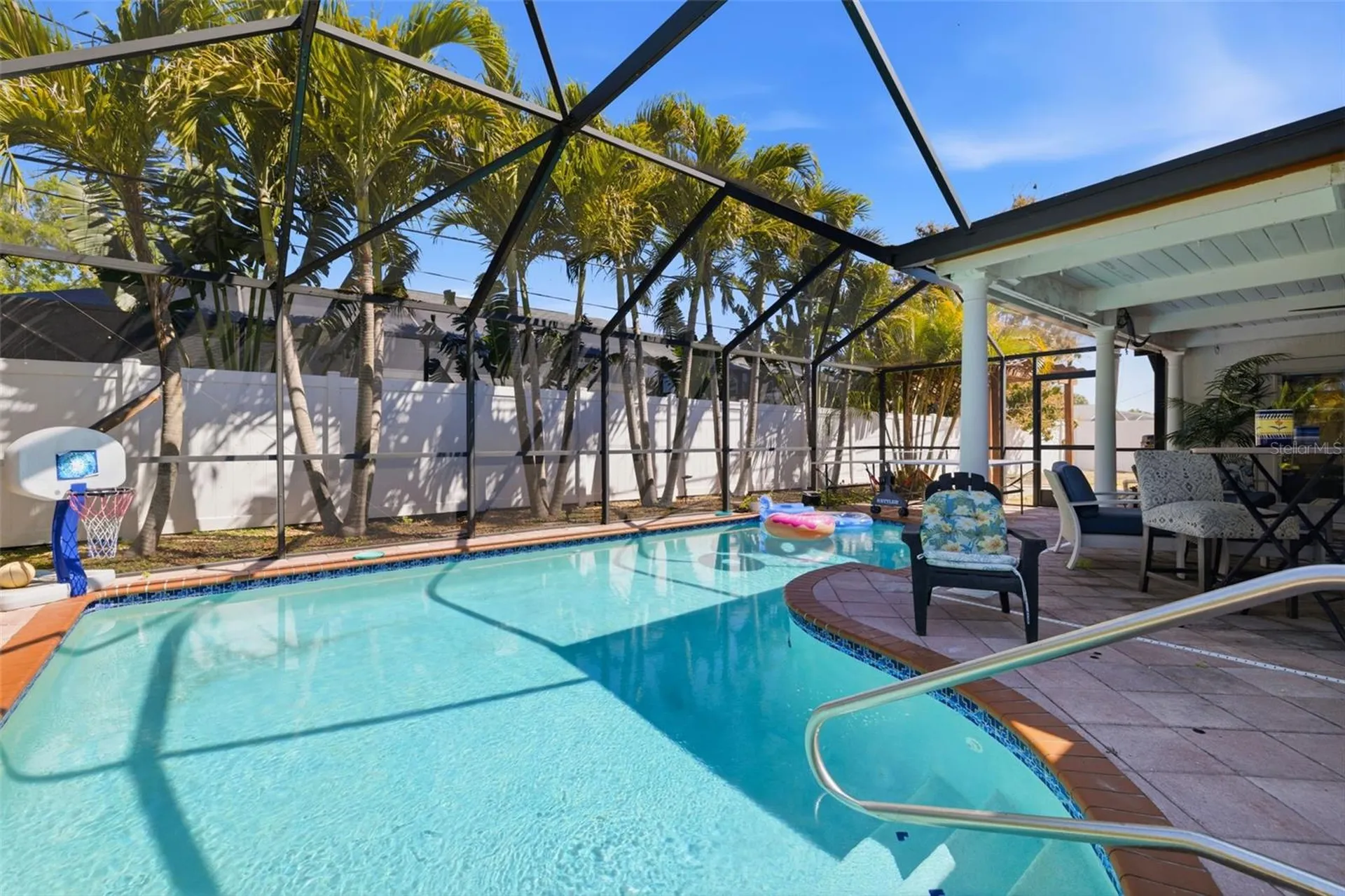 4339 50th Avenue S St Petersburg FL 33711