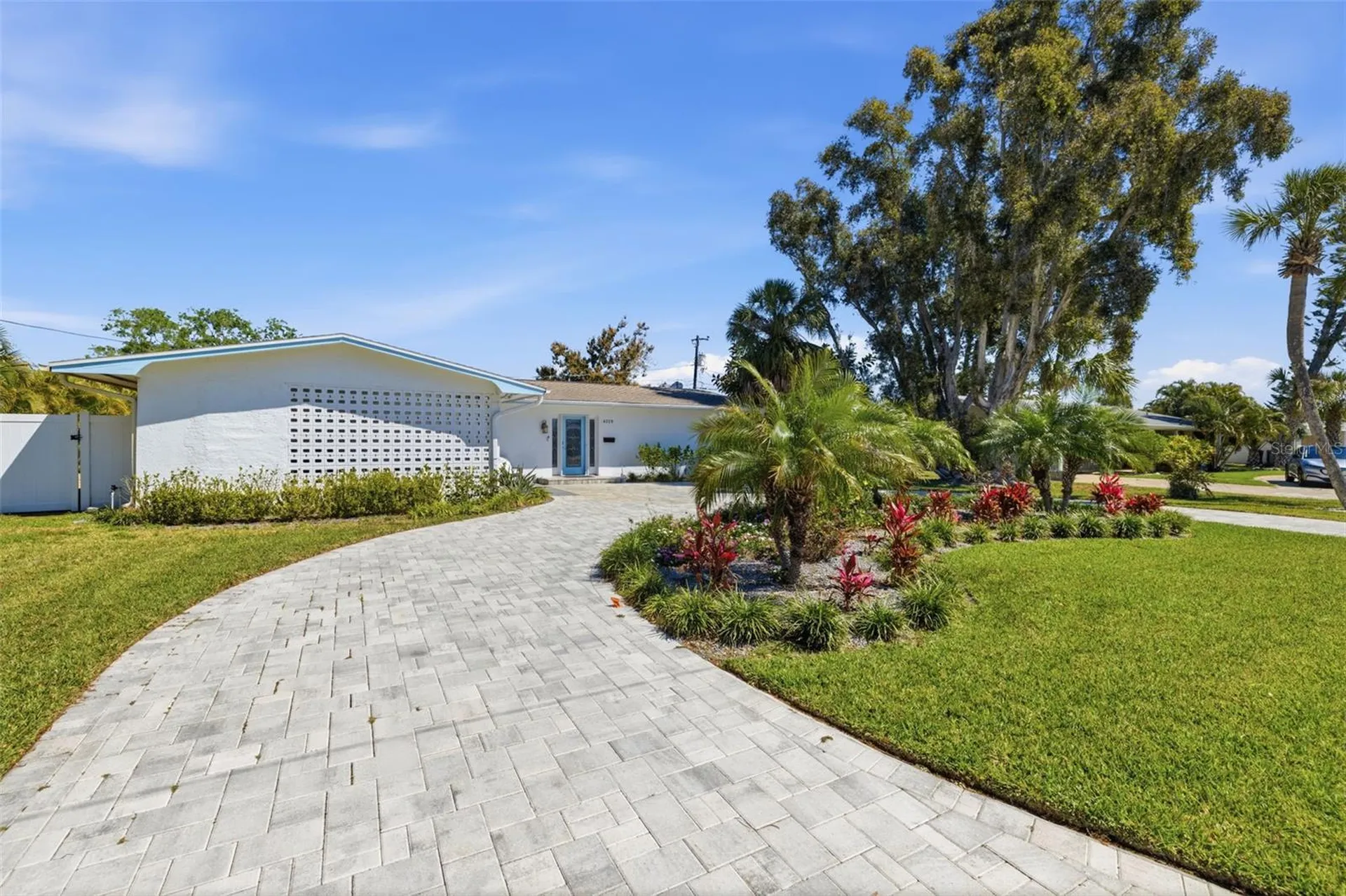 4339 50th Avenue S St Petersburg FL 33711