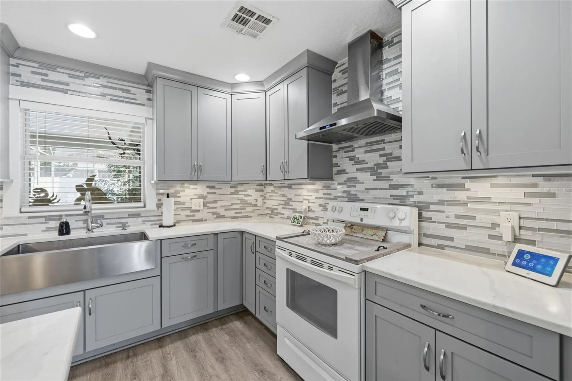 4339 50th Avenue S St Petersburg FL 33711