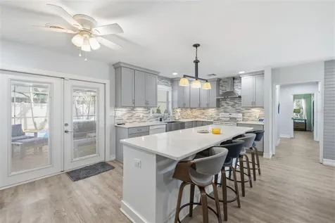 4339 50th Avenue S St Petersburg FL 33711