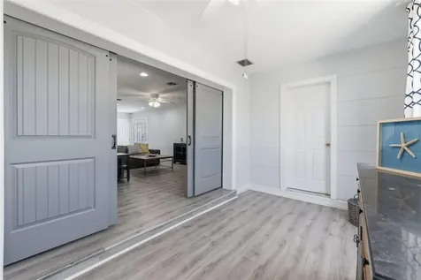 4339 50th Avenue S St Petersburg FL 33711