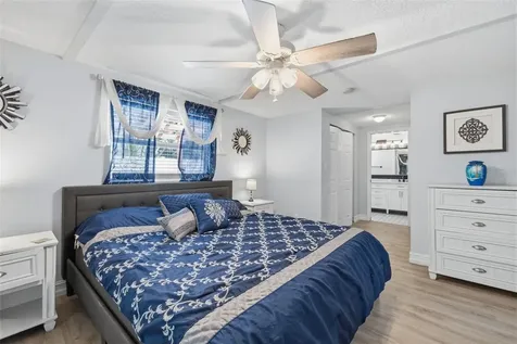 4339 50th Avenue S St Petersburg FL 33711