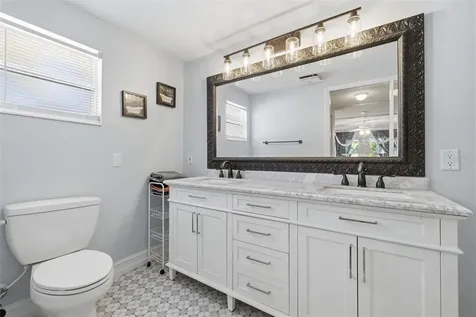 4339 50th Avenue S St Petersburg FL 33711
