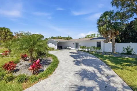 4339 50th Avenue S St Petersburg FL 33711