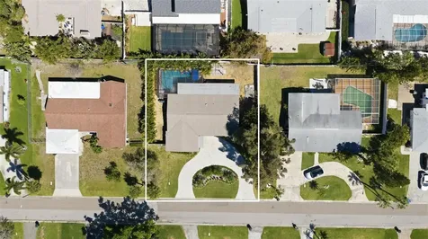 4339 50th Avenue S St Petersburg FL 33711