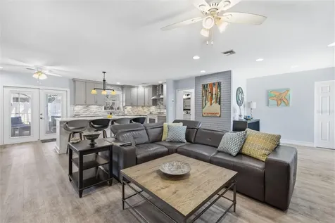 4339 50th Avenue S St Petersburg FL 33711