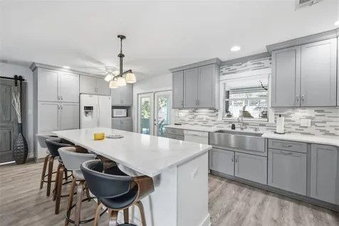 4339 50th Avenue S St Petersburg FL 33711