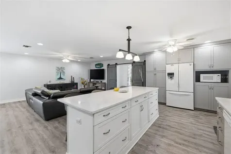 4339 50th Avenue S St Petersburg FL 33711