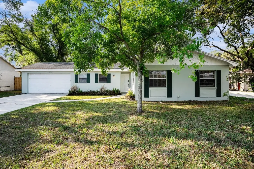 1027 Pinegrove Drive Brandon FL 33511