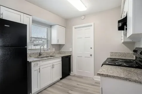 1027 Pinegrove Drive Brandon FL 33511