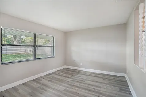 1027 Pinegrove Drive Brandon FL 33511