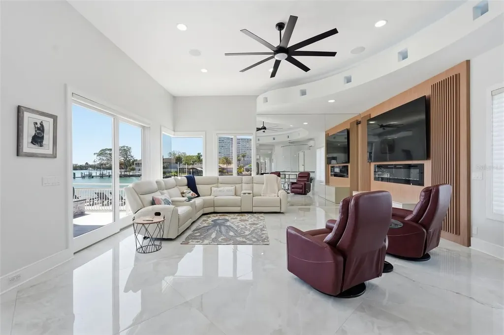 42 Midway Island Clearwater FL 33767