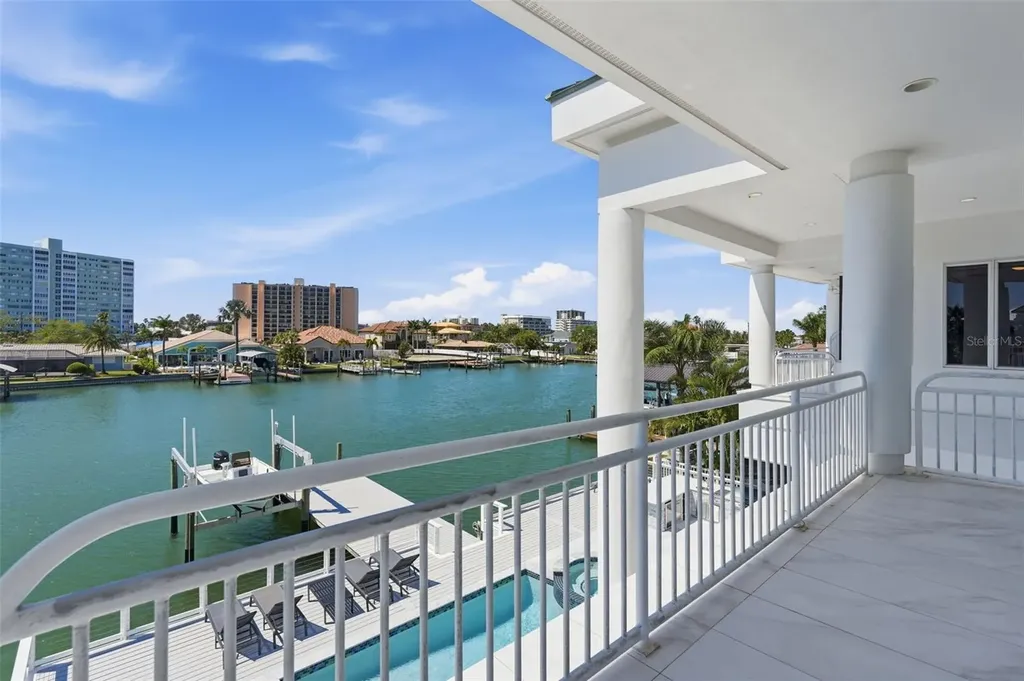 42 Midway Island Clearwater FL 33767