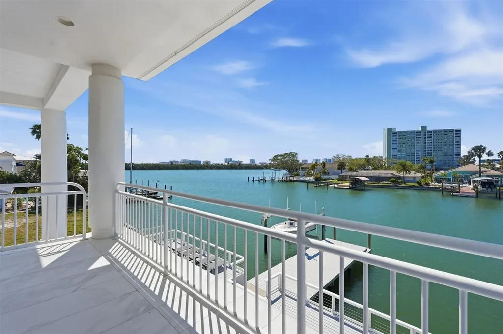 42 Midway Island Clearwater FL 33767