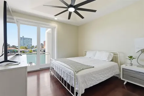 42 Midway Island Clearwater FL 33767