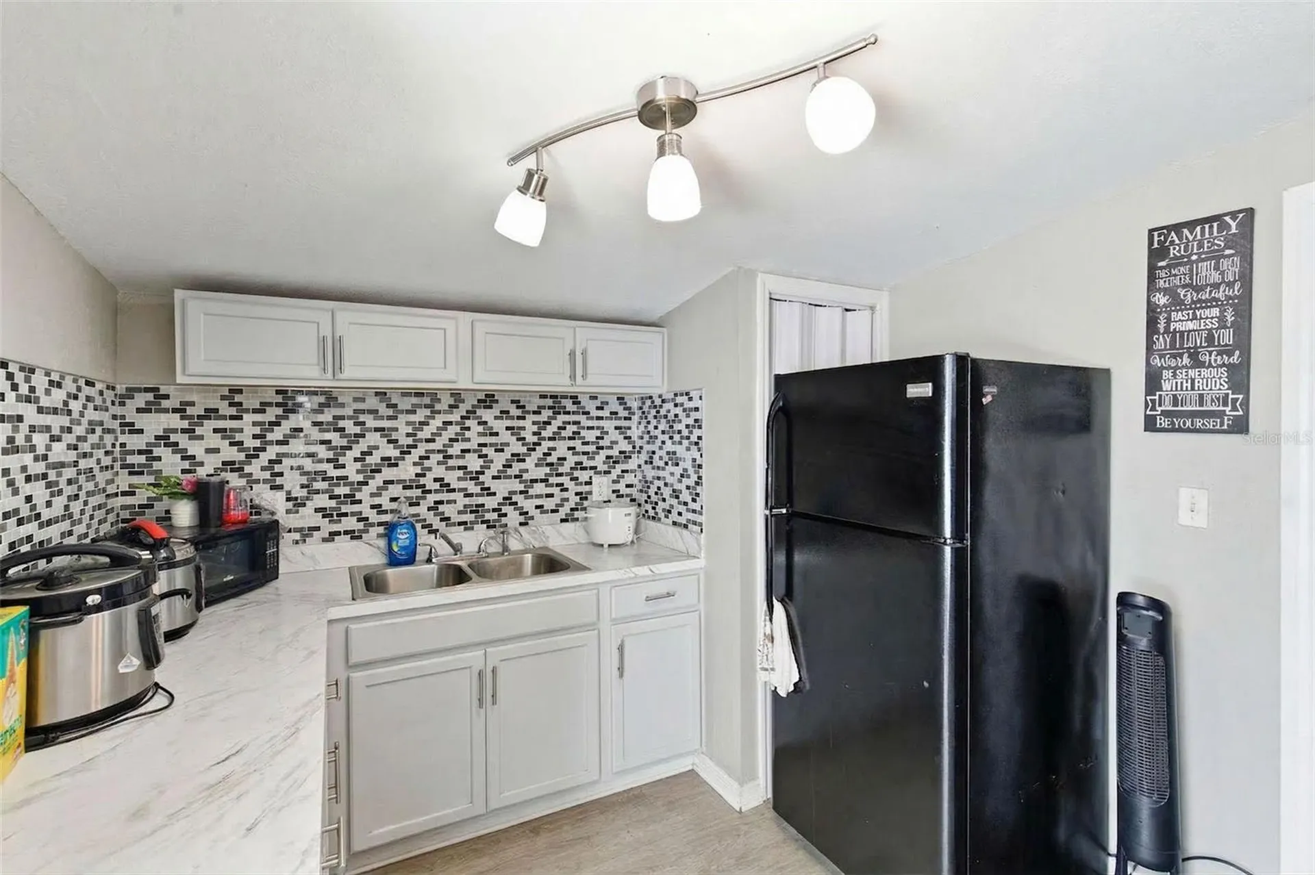 6401 N Hale Avenue Tampa FL 33614