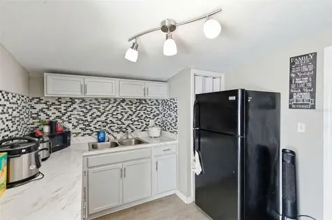 6401 N Hale Avenue Tampa FL 33614