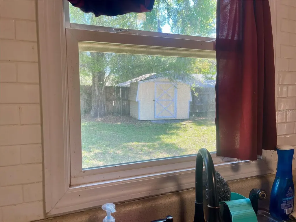 5075 Central Avenue De Leon Springs FL 32130