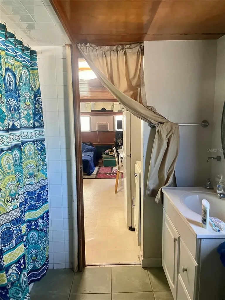 5075 Central Avenue De Leon Springs FL 32130