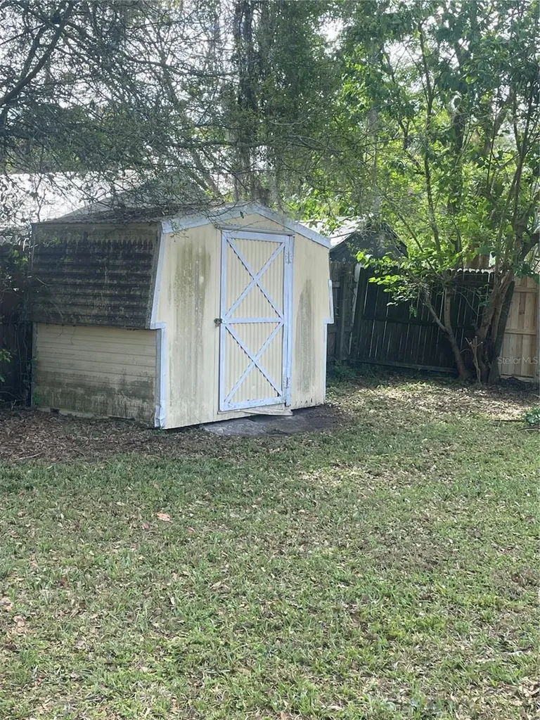 5075 Central Avenue De Leon Springs FL 32130