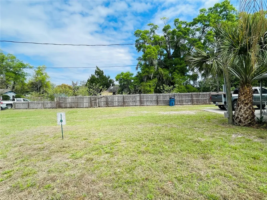 5075 Central Avenue De Leon Springs FL 32130