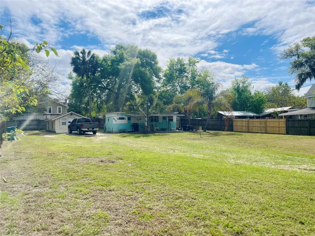 5075 Central Avenue De Leon Springs FL 32130