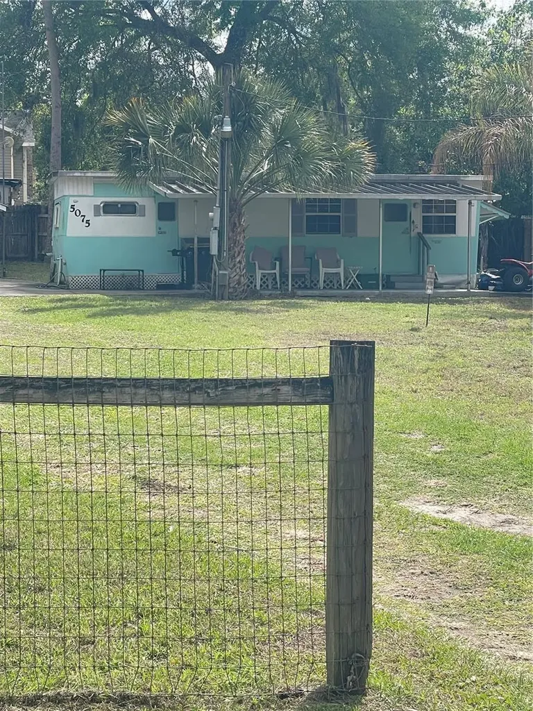 5075 Central Avenue De Leon Springs FL 32130
