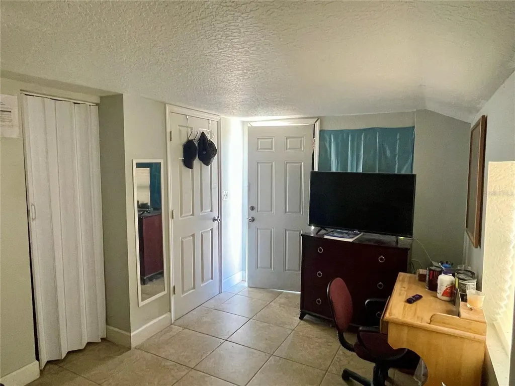 5075 Central Avenue De Leon Springs FL 32130
