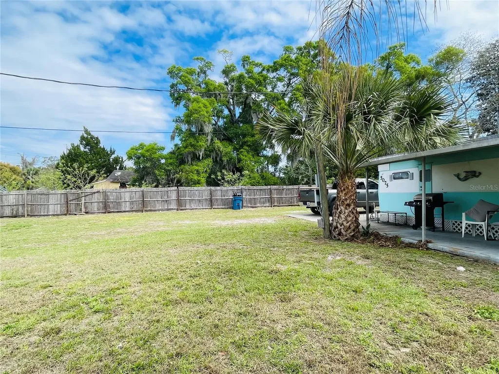 5075 Central Avenue De Leon Springs FL 32130