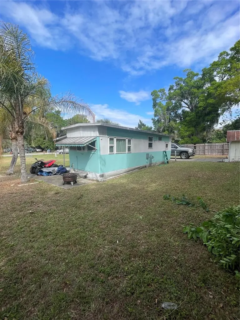 5075 Central Avenue De Leon Springs FL 32130