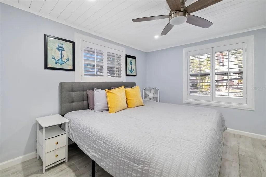 9022 Midnight Pass Road Sarasota FL 34242