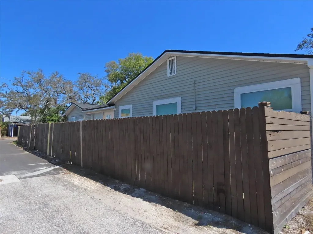 4841 Emerson Avenue S St Petersburg FL 33711