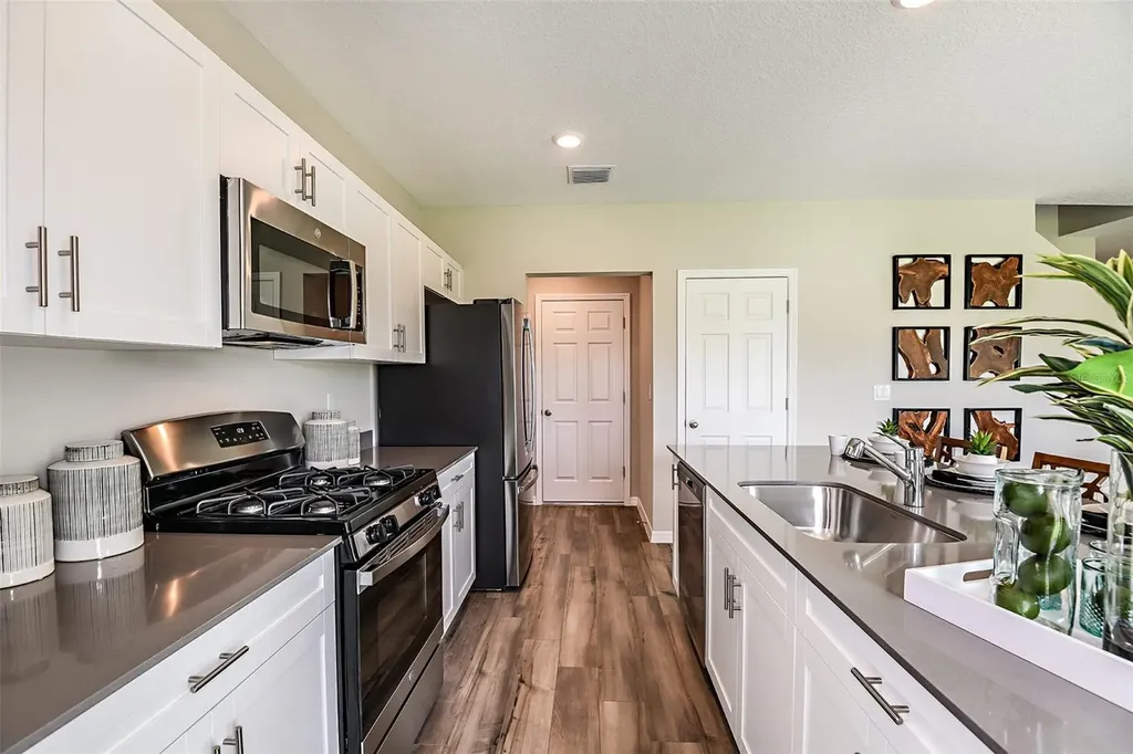 36741 Thornhedge Drive Zephyrhills FL 33541