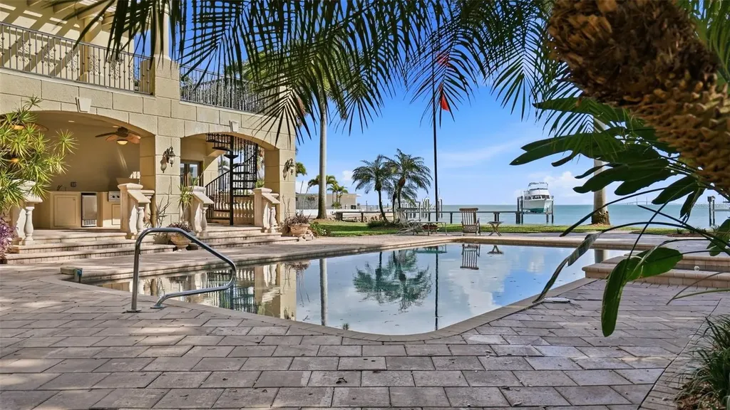 6755 30th Street S St Petersburg FL 33712