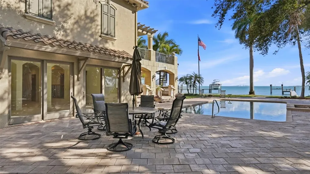 6755 30th Street S St Petersburg FL 33712