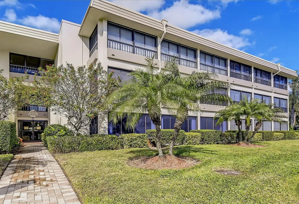225 Hourglass Way Sarasota FL 34242