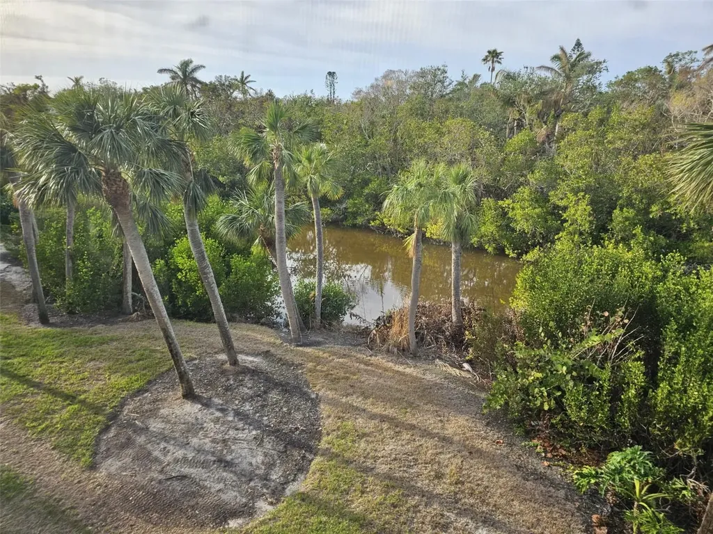 225 Hourglass Way Sarasota FL 34242